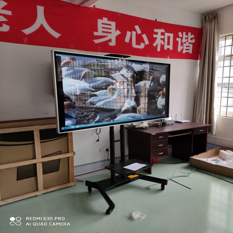 信特安65寸壁掛一體機(jī)入駐四川綿陽某醫(yī)院